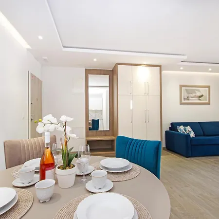 Stella Maris - Pool, Jacuzzy & Nearby Appartement Promajna