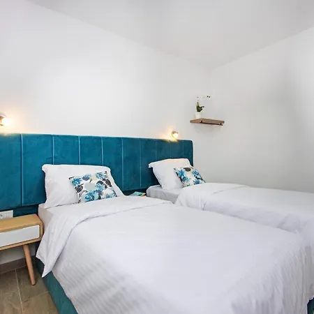 Appartement Stella Maris - Pool, Jacuzzy & Nearby